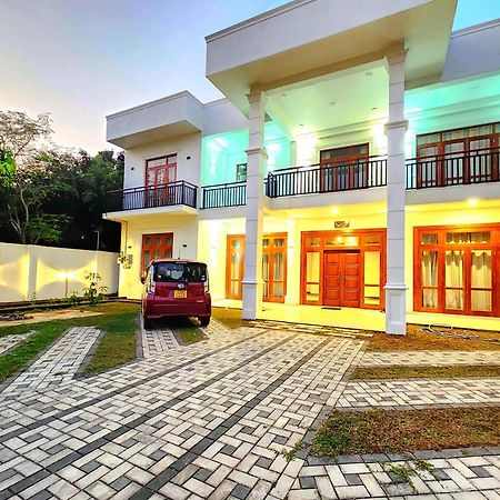 Regno Villa The Infinity By Nflix Panadura Bagian luar foto